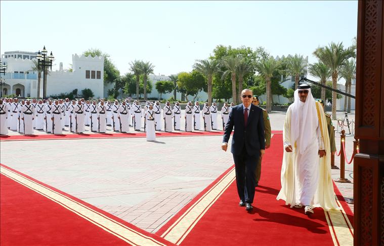 Qatari emir receives Turkey’s Erdogan in Doha