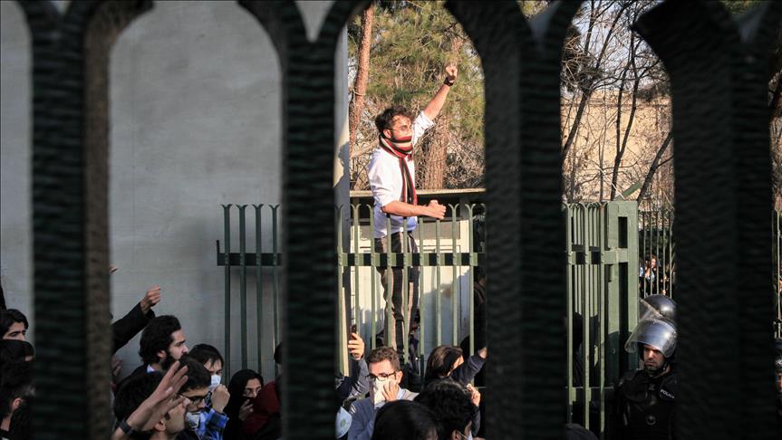 Economic reasons behind protests in Iran, experts say