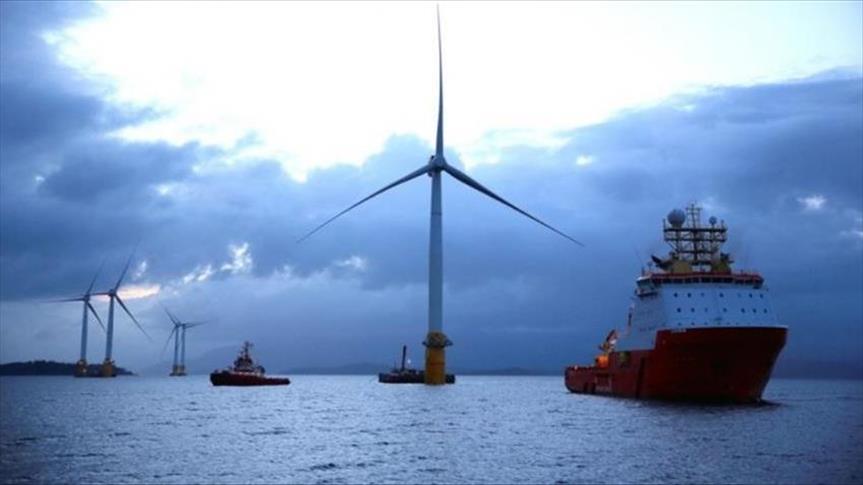 World’s 1st floating wind farm sees record performance