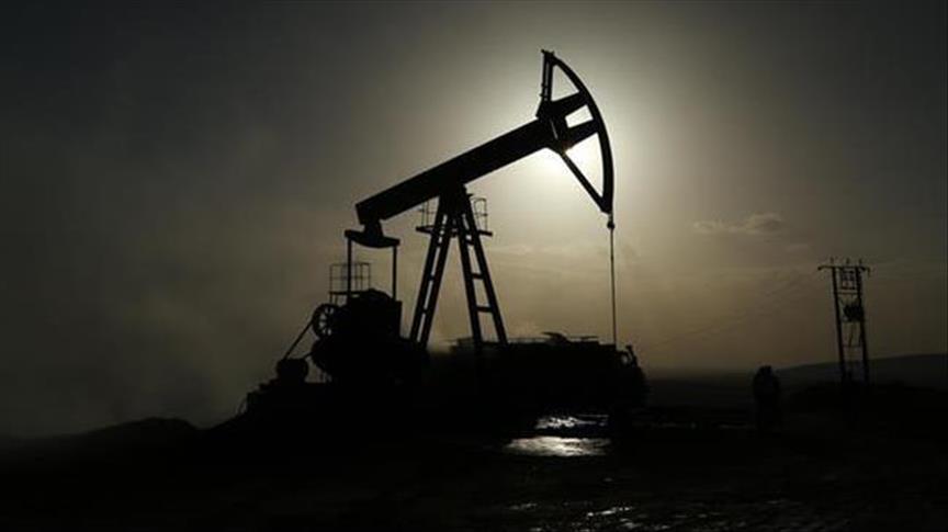 Crude oil prices climb to highest level in three weeks