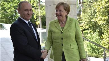 Russia's Putin, Germany's Merkel discuss Iran deal