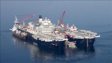 Pipelaying vessel Pioneering Spirit heads for Black Sea