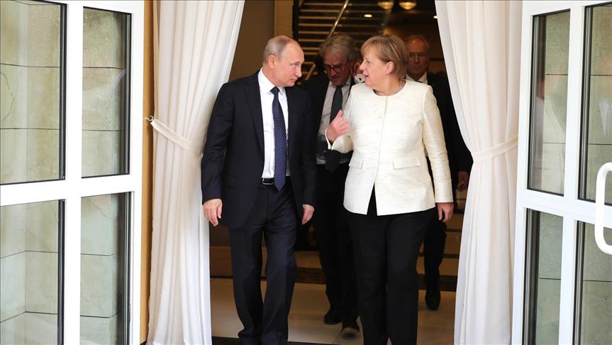 Merkel, Putin to discuss energy trade