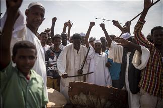 Sudan announces new government as economy struggles