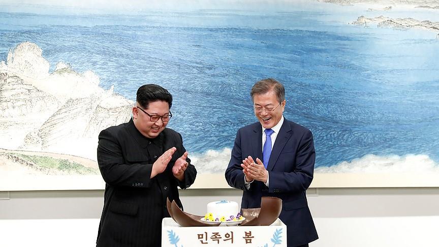 Two Koreas sign military agreement on reducing tensions