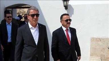 Turkish defense minister arrives in Somali capital 
