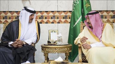 Saudi king invites Qatari emir to attend GCC summit 