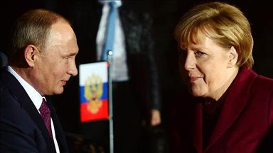 Merkel, Putin discuss Syria, Ukraine over phone