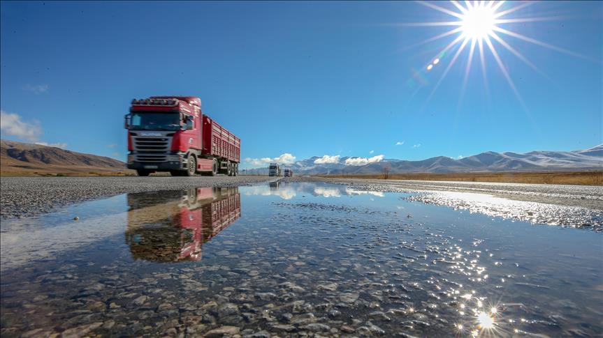 EU agrees on first-ever emission standards for trucks