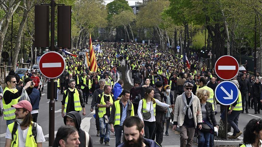 Yellow Vest protesters hit French streets for 21st week