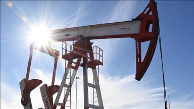 Oil prices down as US crude stocks rise
