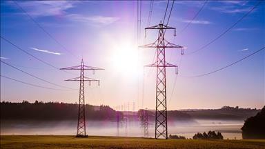 Smart meter use to reduce UK carbon emissions