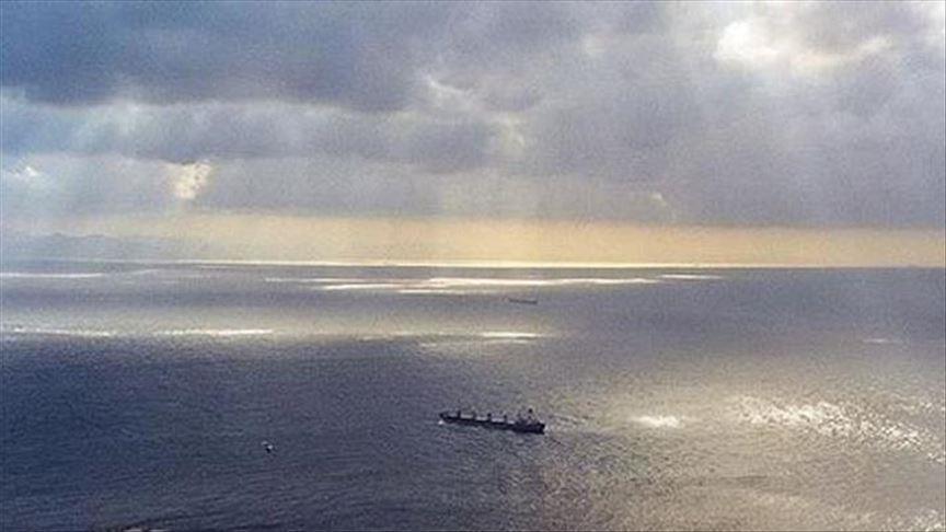 Iran coast guards seize foreign ship for smuggling oil