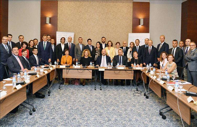 Turkish, US officials discuss steps for $100B target