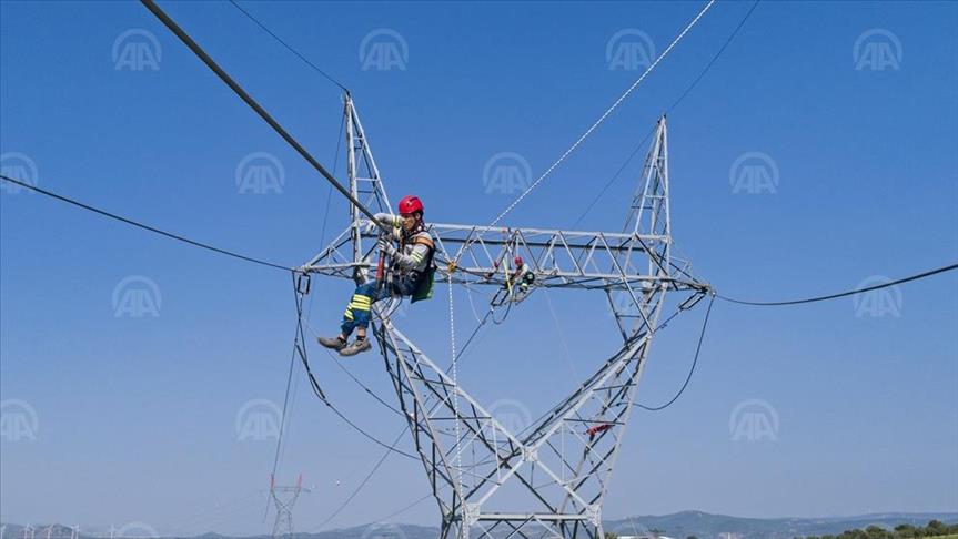 Spot market electricity prices for Friday, Oct. 4