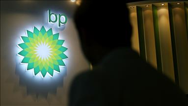 BP's third-quarter profits fall 41% 