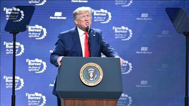 Trump heads to Davos as Senate impeachment trial begins