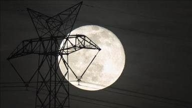 Spot market electricity prices for Monday, Feb. 3