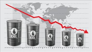 Oil heads for weekly loss with virus fears, oversupply