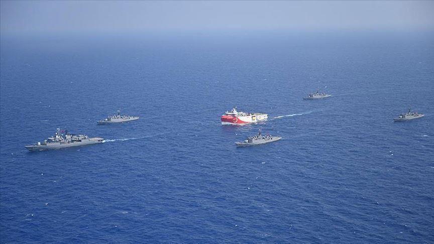 Turkish Navy continues to protect drill ship in E. Med.