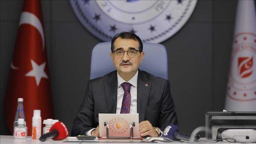Turkey aims to hit 10,000 MW wind capacity: Minister