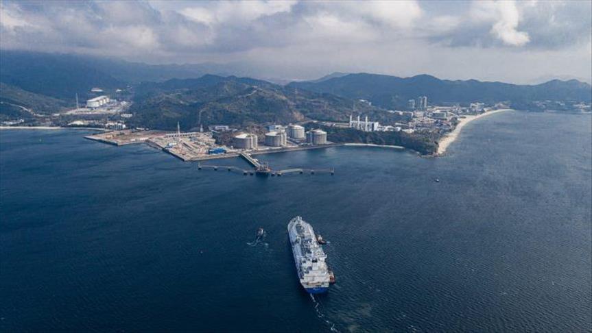 Global LNG trade steady in '20, demand to double by '40