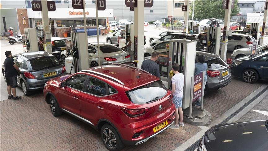 UK considers army assistance to deliver fuel at pumps amid shortage