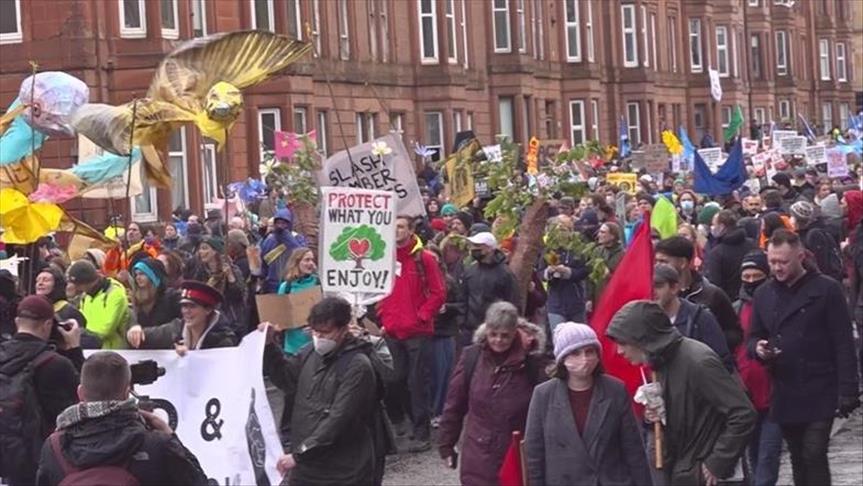 Tens of thousands march in Glasgow for climate change action, Scottish independence