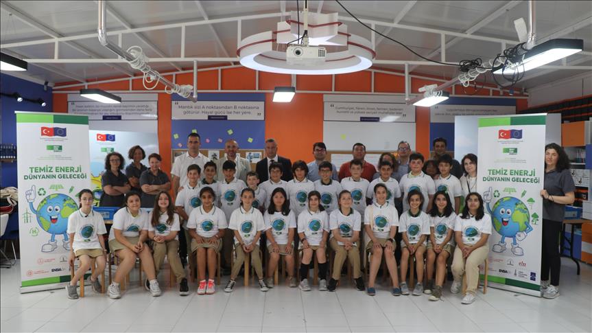 Workshops in Izmir raise awareness on clean energy among young adults