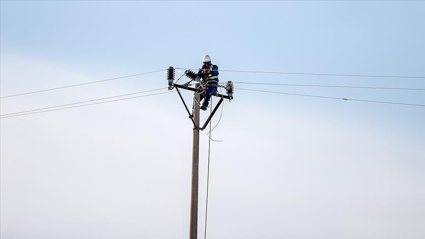 Spot market electricity prices for Saturday, Aug. 6
