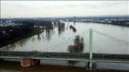 Water levels continue to fall in Germany's Rhine River