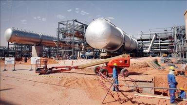 Yemen signs deal for oil derivatives from Saudi Arabia