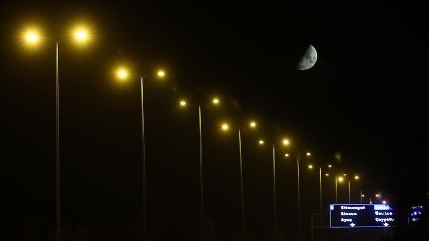 Spot market electricity prices for Monday, Oct. 10