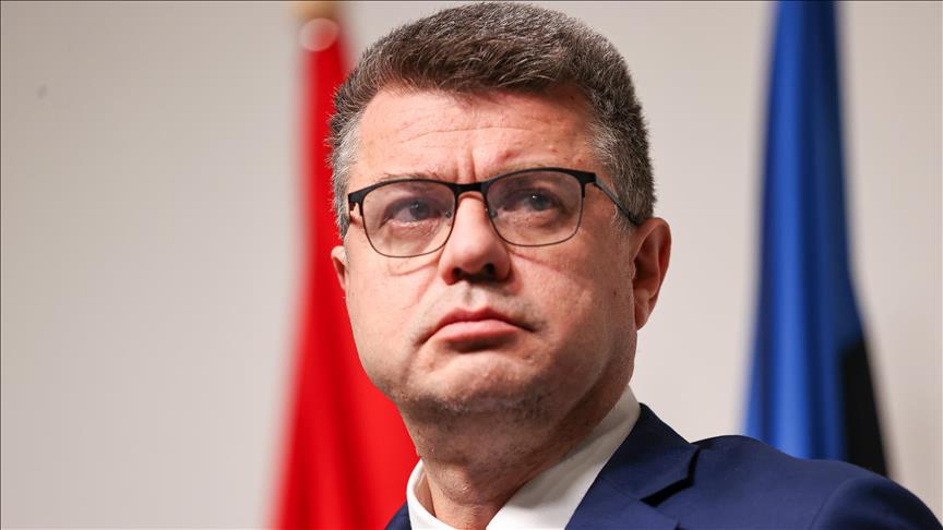 Estonia favors ban of Russian LNG on European soil: FM