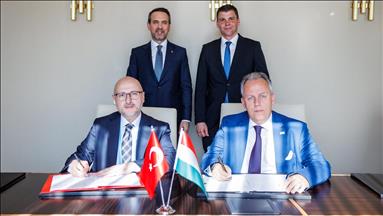 Türkiye signs deal to export natural gas to Hungary