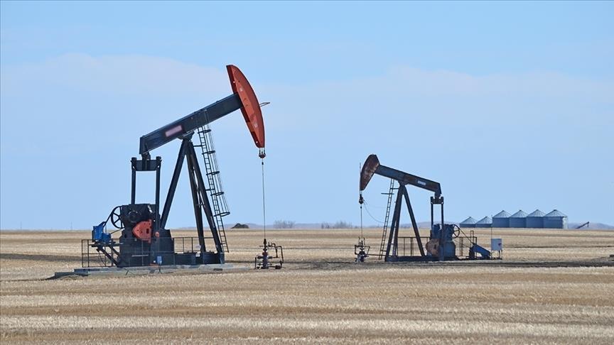 US oil rig count down for week ending Nov. 10