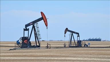 US oil rig count down for week ending Nov. 10