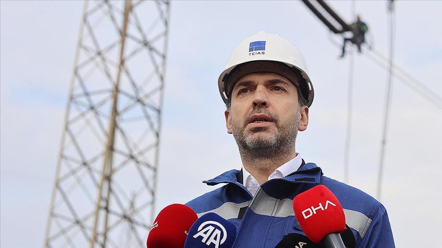 Bakan Bayraktar, elektrik şebekesi yönetimi için 81 ilde 21 bin çalışanın sahada olduğunu bildirdi: