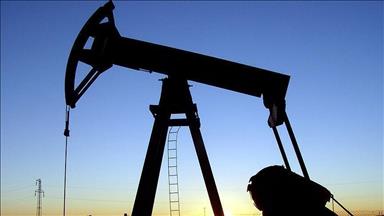 US oil rig count down for week ending Jan. 12