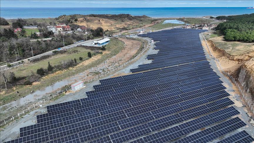 Eyüpsultan'da kurulan güneş enerjisi santrali törenle açıldı