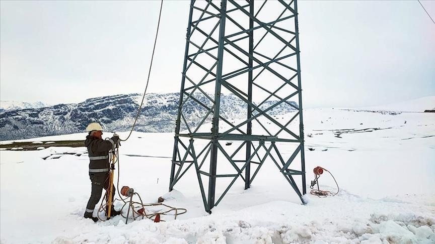 Spot market electricity prices for Sunday April 7