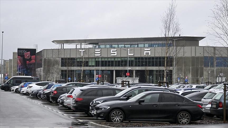 Almanya'da Tesla'nın giga fabrikasını genişletme planı çevre endişelerine rağmen onaylandı
