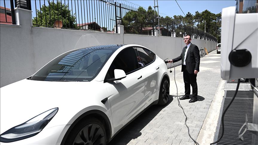 Kurban Bayramı tatilinde yola çıkacak elektrikli araç sürücülerine "şarj rotası planlama" önerisi