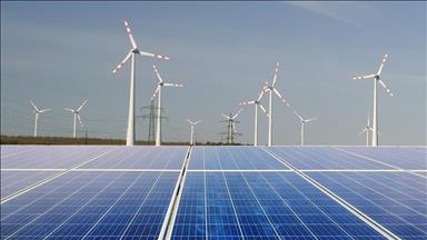 Temiz enerji dönüşümünün hızı dünyadaki belirsizlikler nedeniyle yavaşlıyor