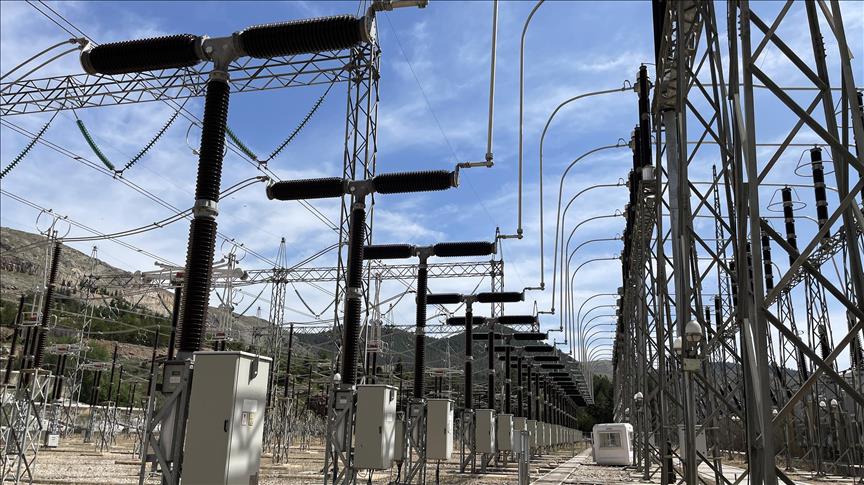 Spot market electricity prices for Sunday, July 28