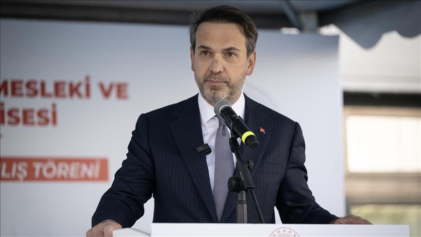 Bakan Bayraktar, Cezeri Yeşil Teknoloji Mesleki ve Teknik Anadolu Lisesi'nde konuştu: