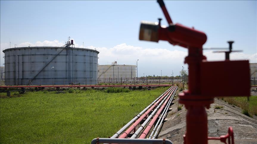 Oil down with fears of insufficient Chinese stimulus plan, US recession worry