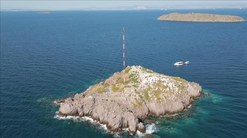 Türkiye'nin ilk deniz üstü rüzgar ölçüm direği İzmir açıklarının enerji potansiyelini ölçtü