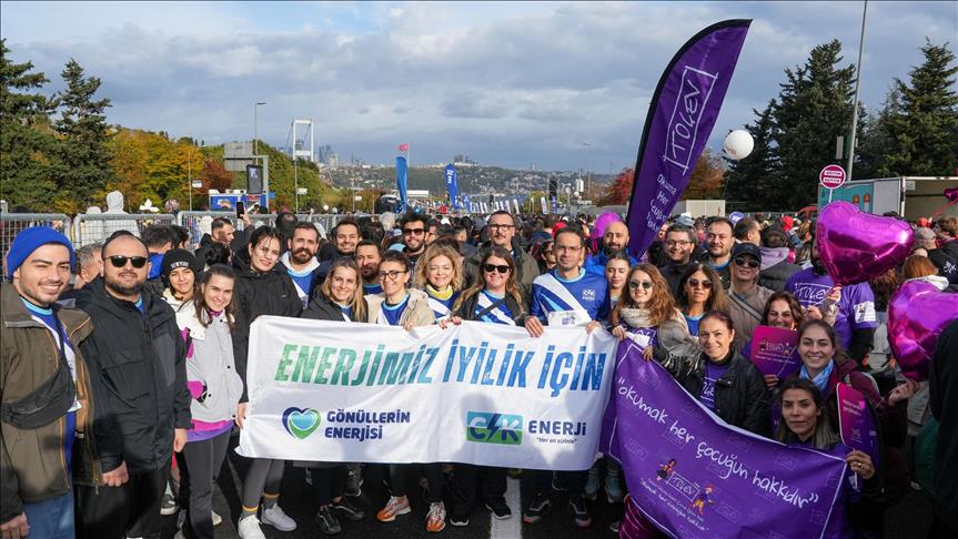 CK Enerji çalışanları, İstanbul Maratonu'nda eğitim hakkı için koştu