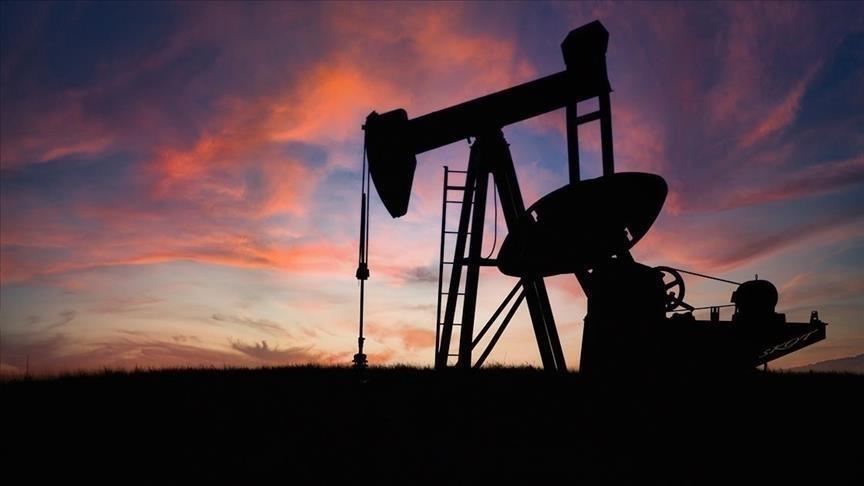 Oil prices down following stronger US dollar, Mideast cease-fire